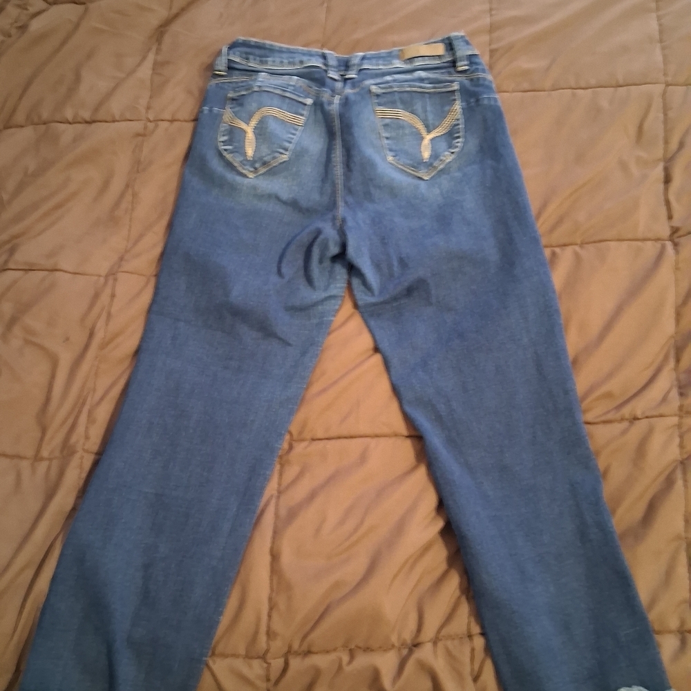 WannaBettaButt Distressed Mid Rise Blue Jeans Size 11. Excellent Shape - Picture 4 of 8